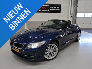 BMW Z4 Roadster sDrive20i Executive Sportstoelen Leer Airco Cruise Control 18 inch Sportvelgen M-Sportstuur Boekjes Stoelverwarming Bluetooth Diepzeeblauw metallic PDC Nette staat