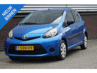 Toyota Aygo 1.0 VVT-i Now/Airco/Nieuwe APK/Goed onderhouden