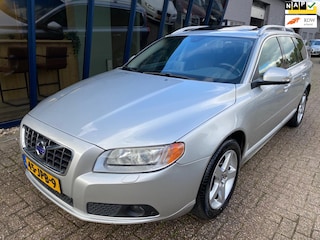 Volvo V70 2.5T Summum Automaat 230PK LEER / NAVI / SUNROOF