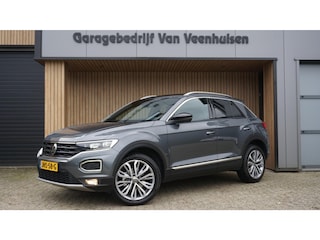 Volkswagen T-Roc 1.5 TSI 150pk DSG United Virtual Cockpit Trekhaak LED 18inch LM Adaptive Cruise *Zeer Nette T-Roc* 53698km!
