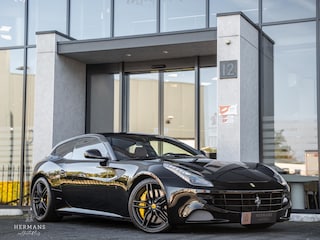 Ferrari FF 6.3 V12 / Carbon / Ceramic / Dealer maintained