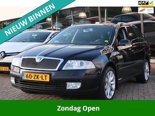 Skoda Octavia Combi 2.0 FSI Elegance Business XENON_GR-NAVI_PDC V+A_TREKHAAK.