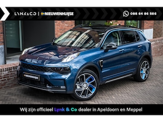 Lynk & Co 01 1.5 | 360 Camera | Panoramadak | Camera | Adaptieve Cruise Control | Elek. Achterklep | Stoelverwarming | Apple Car Play | Parkeersensoren voor + achter |
