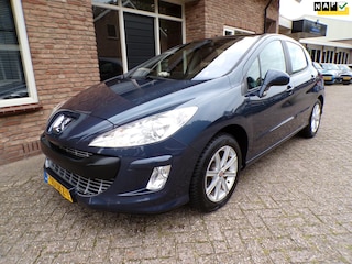 Peugeot 308 1.6 THP XT Automaat / Airco / Navi / Panoramadak / Trekhaak afneembaar