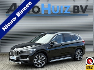 BMW X1 xDrive25e High Executive xLine Panoramadak Elek. Stoelverstelling Lederen Bekleding LED Trekhaak Keyless Entry Carplay Achteruitrijcamera 19 Inch Head-Up Display