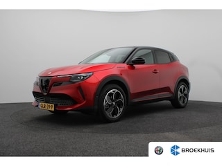 Alfa Romeo Junior Elettrica Speciale 54 kWh | Achterbank in delen neerklapbaar | Achteruitrijcamera | Airco (automatisch)