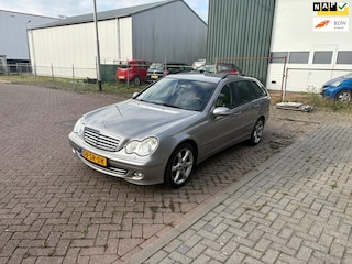 Mercedes-Benz Combi 220 CDI Classic Airco Navi Leder Bekleding Automaat Cruise Trekhaak Mist Lampen Voor