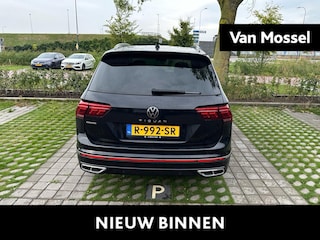 Volkswagen Tiguan 1.5 TSI R-Line Business+ 7p. 150 PK | Automaat | Climatronic | Stuurverwarming | Stoelverwarming | Navigatie | Apple Carplay | Navigatie | Adaptieve Cruise Control | Lane Assist | Achteruitrijcamera | Parkeersensoren | Panoramadak | Elektrische achterklep | 7 zitplaatsen |