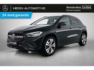 Mercedes-Benz GLA 200 Automaat Luxury Line | Nightpakket | Trekhaak | Sfeerverlichting | Stoelverwarming | Spiegelpakket | Parktronic met camera | Zitcomfortpakket
