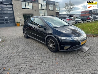 Honda Civic 1.8 Sport Apk! NAP! 5 Deurs! Trekhaak! Airco!