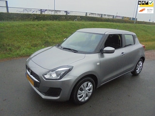 Suzuki Swift 1.2 benzine Hybrid airco 30.000 km eerste eigenaar