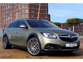 Opel Insignia COUNTRY TOURER 2,0T 4WD 250PK Recaro Leer