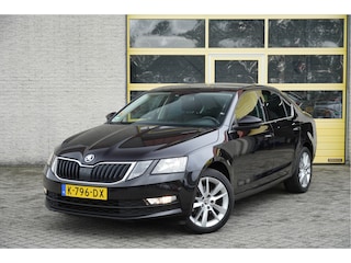Skoda Octavia 1.0 TSI 5drs Business Edition BJ2020 Lmv 17" | Led | Pdc | Navi | Trekhaak | App-Connect | Climate control | Cruise control | Verwarmde voorstoelen | RS-Sport stuurwiel | Extra getint glas