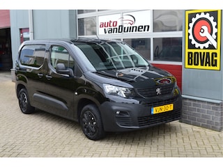 Peugeot Partner 1.5 BlueHDI Premium O.a: Trekhaak, Navi, Cruise, Carplay, Pdc, Betimmerde laadruimte, nette staat!     Auto staat rijklaar! Vraagprijs is ex. btw!