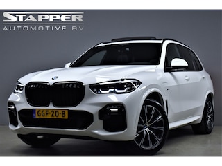 BMW X5 xDrive45e 399pk 6-Cil. Automaat M-Sport Pano/Trekhaak/Harman-Kardon/Virtual/Carplay/Head-Up/Cameras/Luchtvering