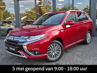 Mitsubishi Outlander 2.4 PHEV Intense S | Navigatie | Trekhaak |
