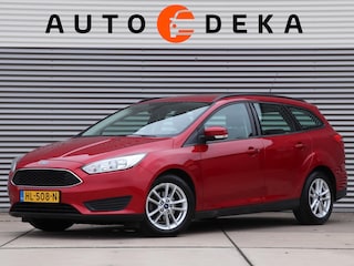 Ford Focus Wagon 1.0 EcoBoost Trend Edition *Navigatie*Parkeersens.*Trekhaak*