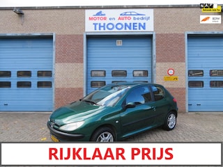 Peugeot 206 1.1 X-line|3 deurs|nieuwe banden,distributieset,accu,koppeling en remcilinders achter zijn allemaal nieuw