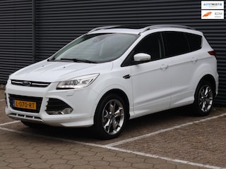 Ford Kuga 1.5 Titanium Styling Pack 4WD|Pano|Autopark|Automaat|Leder