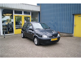 Opel Corsa 1.4i-16V Onyx, Nieuwe APK!!!