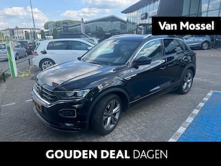 Volkswagen T-Roc 1.5 TSI Sport Business R 150 PK | R-Line | Automaat | Navigatie | Camera | Parkeersensoren | Keyless | Stoelverwarming | Digital Cockpit Pro | Adaptive Cruise Control | Apple Carplay | Android Auto | LED |