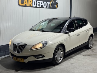 Lancia Delta 1.4-16V Platino