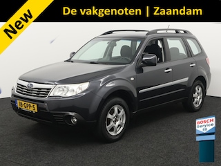 Subaru Forester 2.0 Luxury Trekhaak, Airco, Cruise control, Stuur multifunctioneel, Voorstoelen verwarmd, Dakrails, Elektronisch Stabiliteits Programma, Elektronische remkrachtverdeling, Niveauregeling automatisch robuuste en betrouwbare SUV die comfort en terreinvaardigheid moeiteloos combineert. Dankzij Subaru’s kenmerkende symmetrische vierwielaandrijving en de krachtige 2.0-liter motor voel je je z