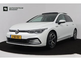 Volkswagen Golf 1.5 eTSI Style (PANORAMADAK, STOEL/STUUR VERWARMING, SFEERVERLICHTING, NAVIGATIE, CRUISE CONTROL ADAPTIEF)