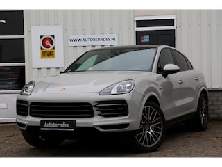 Porsche Cayenne 3.0 E-Hybrid Platinum Edition*BTW*Perfect Porsche Onderh.*1ste Eig*Krijt*PASM Luchtvering/PDCC/PDLS/Sportuitlaat/Pano/Bose/Sport Chrono/Sfeer/Stoelverw./Camera/Keyless Entry+go/Memorie/Elek. Klep/21 inch LM*