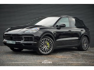 Porsche Cayenne 3.0 E-Hybrid / Pano / Massage / Trekhaak / Luchtvering / Rear Seat Entertainment