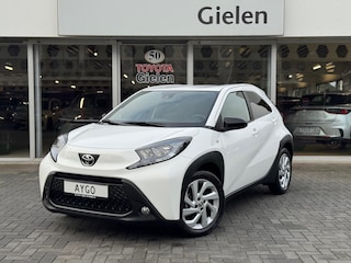Toyota Aygo 1.0 VVT-i MT First Plus | Lichtmetalen velgen, Climate control, Stoelverwarming, Keyless, Apple CarPlay/Android auto
