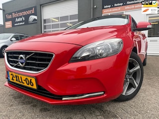 Volvo V40 1.6 D2 Base Business 5 drs van 2de Eig met trekhaak en navigatie en bluetooth telefoon en airco