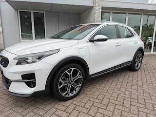 Kia XCeed 1.6 GDi PHEV DynamicPlusLine / Stuur en stoelverwarming / Half leder / Navigatie / Carplay!