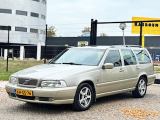 Volvo V70 2.5 Luxury-Line|YOUNGTIMER|AUTOMAAT|LEDER|AIRCO|CRUISE|