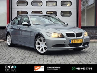 BMW 318i High Executive, Bluetooth, Clima, Navigatie