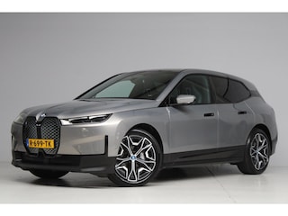 BMW iX XDrive50 | panoramadak skylounge | luchtvering | softclose | elek. trekhaak | stoelkoeling | massage stoel(en) | laser led