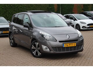 Renault Scénic 2.0 Bose / Zeer netjes!! / Trekhaak / Panoramadak / Camera / Half leder / 17'' / Navigatie / Keyless / Cruise Control