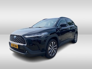 Toyota Corolla Cross 2.0 High Power Hybrid First Edition / Trekhaak / Camera / Half leder / Keyless / 18'' / Sfeerverlichting / Stoelverwarming / Dodehoek / DAB / ACC