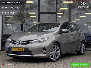 Toyota Auris 1.8 Hybrid Dynamic | Cruise control | Climate control | Keyless | Camera | All Season | Navi
