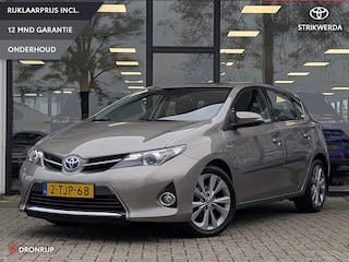 Toyota Auris 1.8 Hybrid Dynamic | Cruise control | Climate control | Keyless | Camera | All Season | Navi