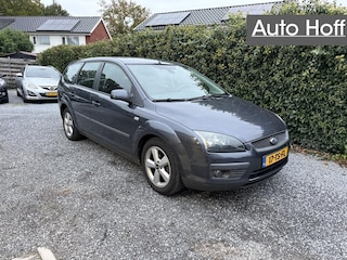 Ford Focus Wagon 1.6-16V Futura | Airco | Cruise Control | LMV | Elekt. Ramen | Trekhaak | Nieuwe APK