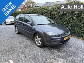 Ford Focus Wagon 1.6-16V Futura | Airco | Cruise Control | LMV | Elekt. Ramen | Trekhaak | Nieuwe APK