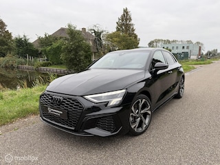 Audi A3 Sportback 35 TFSI S edition / Kuip / CarPlay / Matrix