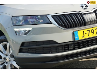 Skoda Karoq 1.5 TSI ACT Business Edition | Nardo Grey | Carplay/LED/NAV/DAB+- Complete auto!
