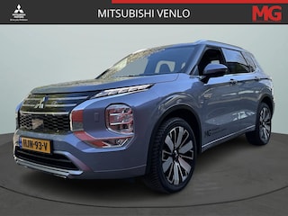 Mitsubishi Outlander 2.4 PHEV Instyle Navigatie / 360 Camera / Panoramadak / Trekhaak / All-Seasonbanden