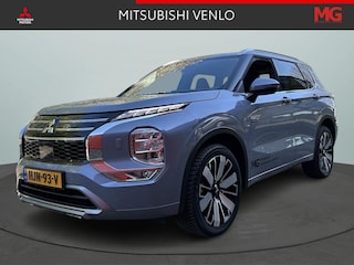 Mitsubishi Outlander 2.4 PHEV Instyle Navigatie / 360 Camera / Panoramadak / Trekhaak / All-Seasonbanden