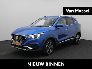 MG ZS EV Luxury 45 kWh | Automaat | Panoramadak | Leder | Navigatie | Airco | Achteruitrijcamera | Apple Carplay / Android Auto | Stoelverwarming | Lichtmetalen Velgen |