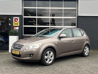 Kia Ceed cee'd 1.6 X-ecutive, Automaat, Airco, Trekhaak, Radio, NAP