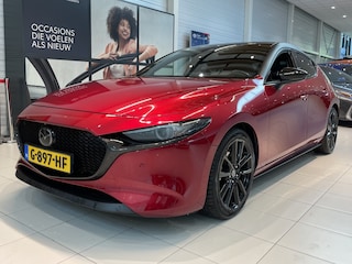 Mazda 3 2.0 e-SkyActiv-X M Hybrid 180 Luxury | Apple Carplay Android Auto | fabrieksnavi | Trekhaak afneembaar |extra set LM velgen met winterbanden|