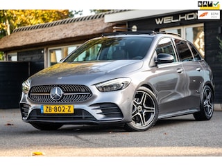 Mercedes-Benz B-klasse 180 Premium Plus AMG-Line I Panoramadak I Trekhaak I 360 Camera I Burmester I Sfeerverlichting I Led
